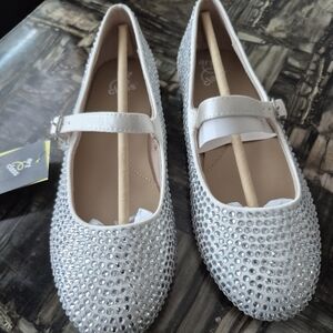 Art Class Shimmering Off White Silver Rhinestone Girls Dress Shoes Size 4
